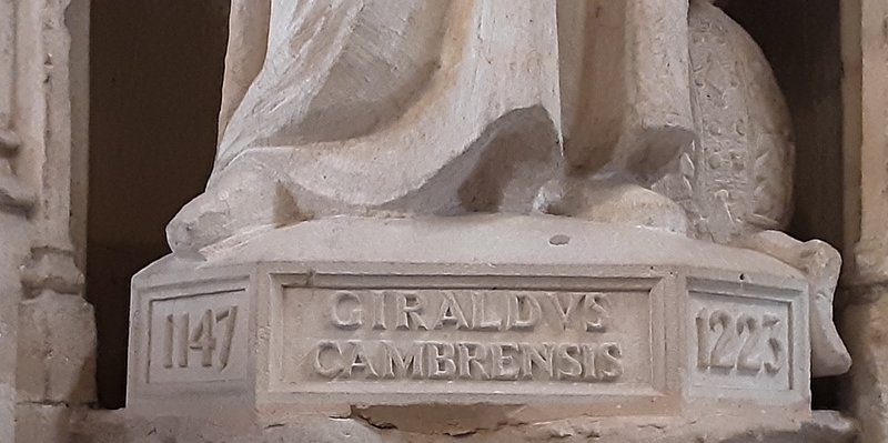 Gerald Statue [inscription]